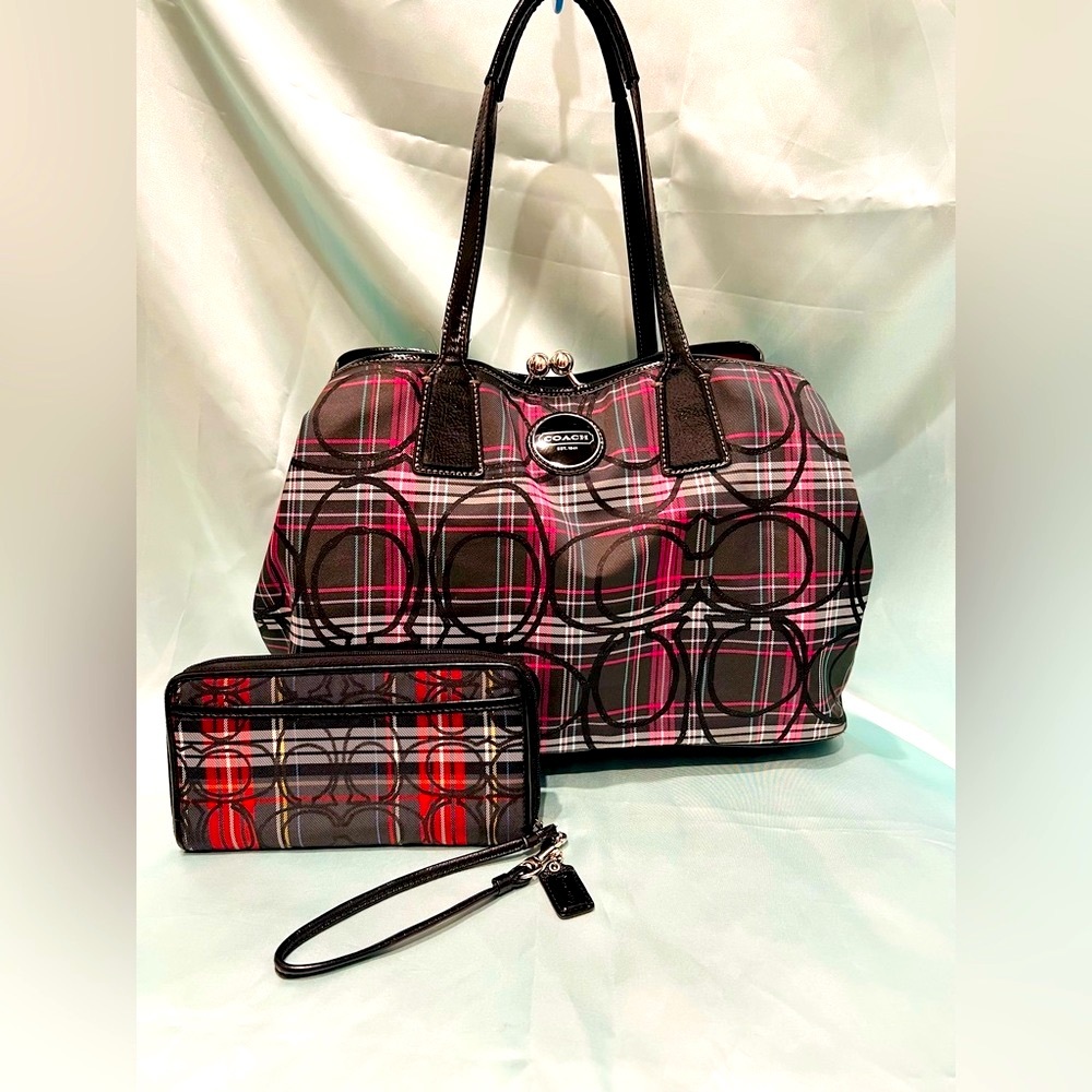 COACH Plaid/Tartan Signature Framed Carryall Satchel Bag WITH A Wallet-Wristlet